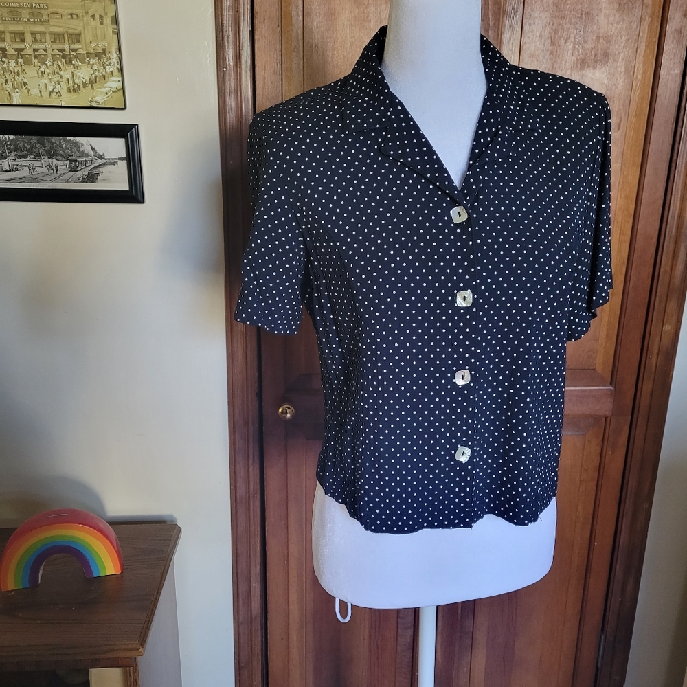 SOLD Vintage polka dot cropped button down button up